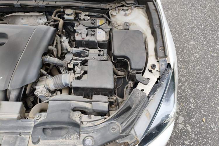Used Mazda 3 Axela 2017 Sedan 1.5L Automatic Comfort Model Emission Standard China V Engine Bay Left