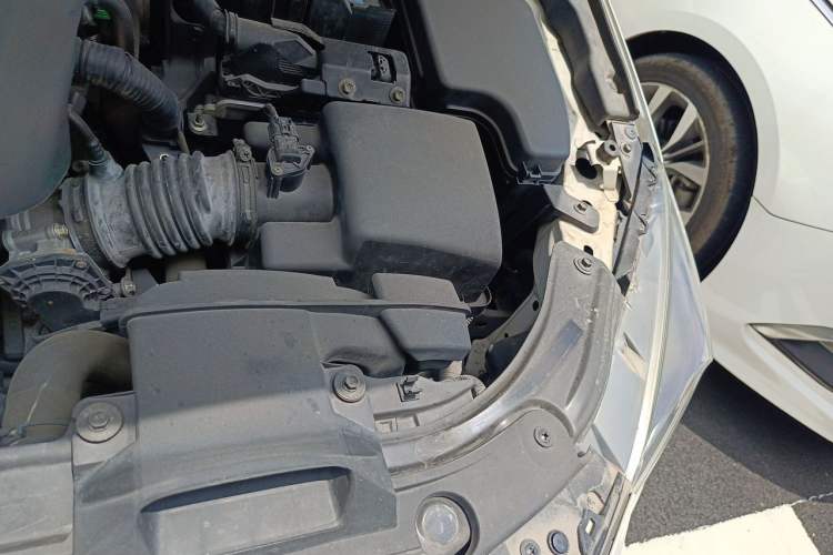 Used Mazda 3 Axela 2017 Sedan 2.0L Automatic Prestige Model China VI Standard Engine Bay Left