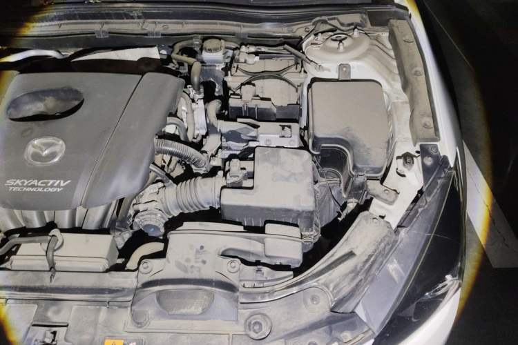 Used Mazda 3 Axela 2017 Sedan 1.5L Manual Comfort Model Emission Standard China V Engine Bay Left