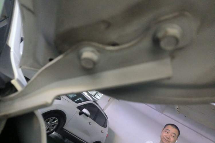 Used Mazda 3 Axela 2017 Sedan 1.5L Automatic Comfort Model Emission Standard China V Engine Bay Left