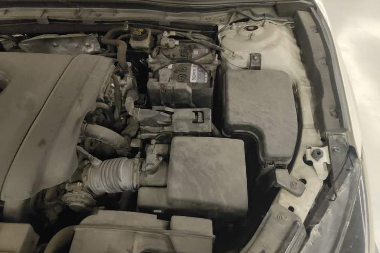 Used Mazda 3 Axela 2017 Hatchback 2.0L Automatic Sport Model China V Emission Standard Engine Bay Left