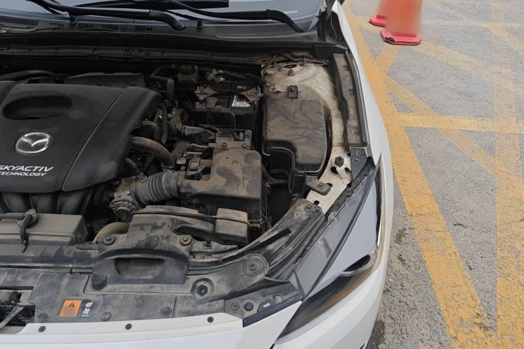 Used Mazda 3 Axela 2017 Sedan 1.5L Automatic Luxury Model Emission Standard China V Engine Bay Left