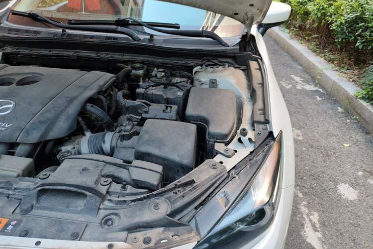 Used Mazda 3 Axela 2017 Hatchback 2.0L Automatic Luxury Model Emission Standard China V Engine Bay Left