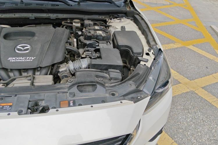 Used Mazda 3 Axela 2017 Sedan 1.5L Automatic Luxury Model Emission Standard China V Engine Bay Left