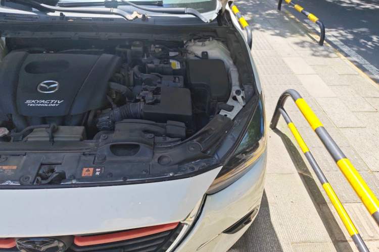 Used Mazda 3 Axela 2017 Sedan 1.5L Automatic Luxury Model Emission Standard China V Engine Bay Left