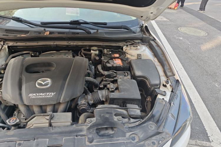 Used Mazda 3 Axela 2017 Sedan 1.5L Automatic Luxury Model Emission Standard China V Engine Bay Left