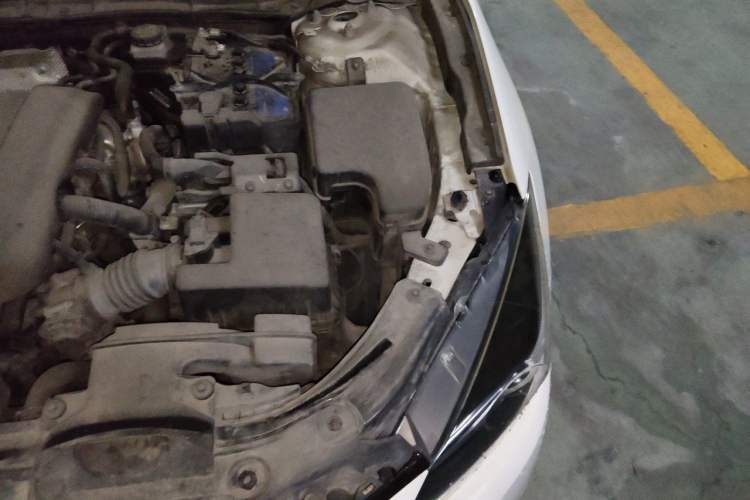 Used Mazda 3 Axela 2017 Hatchback 1.5L Automatic Comfort Model China VI Standard Engine Bay Left