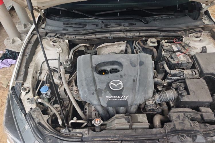 Used Mazda 3 Axela 2017 Sedan 1.5L Automatic Comfort Model Emission Standard China V Engine Bay Right