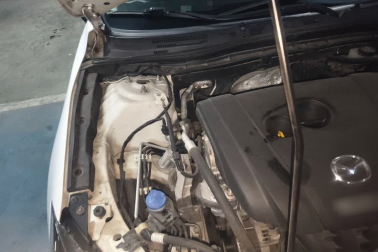 Used Mazda 3 Axela 2017 Sedan 2.0L Automatic Prestige Model China VI Standard Engine Bay Right