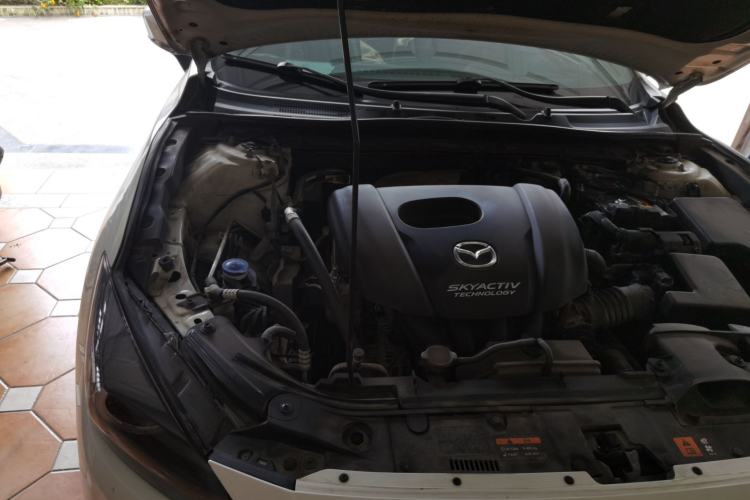 Used Mazda 3 Axela 2017 Sedan 1.5L Automatic Luxury Model Emission Standard China V Engine Bay Right