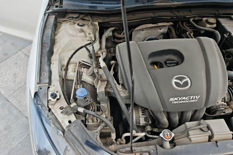Used Mazda 3 Axela 2017 Sedan 1.5L Automatic Luxury Model Emission Standard China V Engine Bay Right