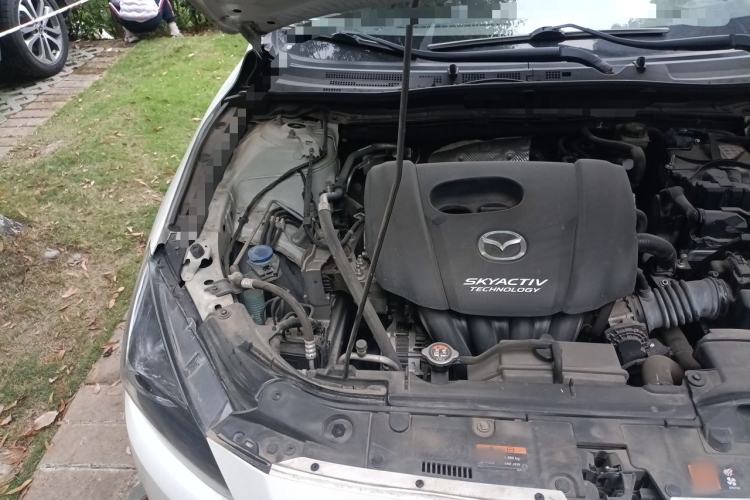 Used Mazda 3 Axela 2017 Sedan 1.5L Automatic Luxury Model Emission Standard China V Engine Bay Right