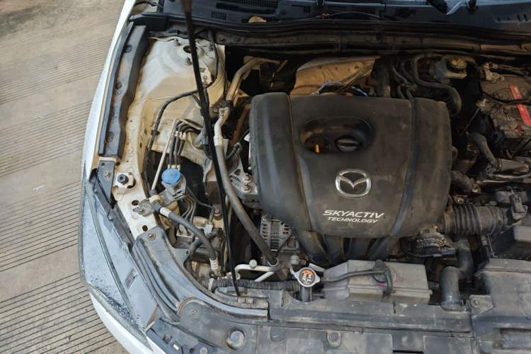 Used Mazda 3 Axela 2017 Sedan 1.5L Automatic Luxury Model Emission Standard China V Engine Bay Right