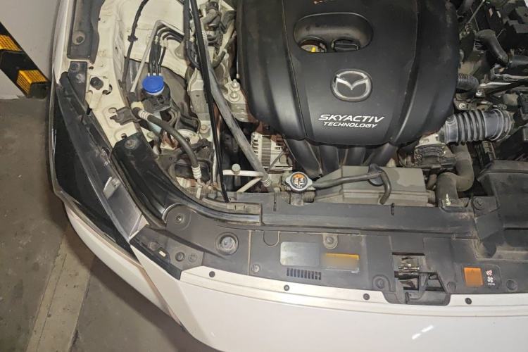 Used Mazda 3 Axela 2017 Sedan 1.5L Automatic Luxury Model Emission Standard China V Engine Bay Right