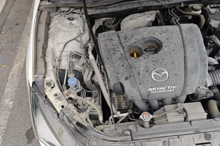 Used Mazda 3 Axela 2017 Sedan 2.0L Automatic Prestige Model China VI Standard Engine Bay Right