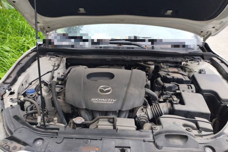 Used Mazda 3 Axela 2017 Sedan 1.5L Automatic Luxury Model Emission Standard China V Engine Bay Right