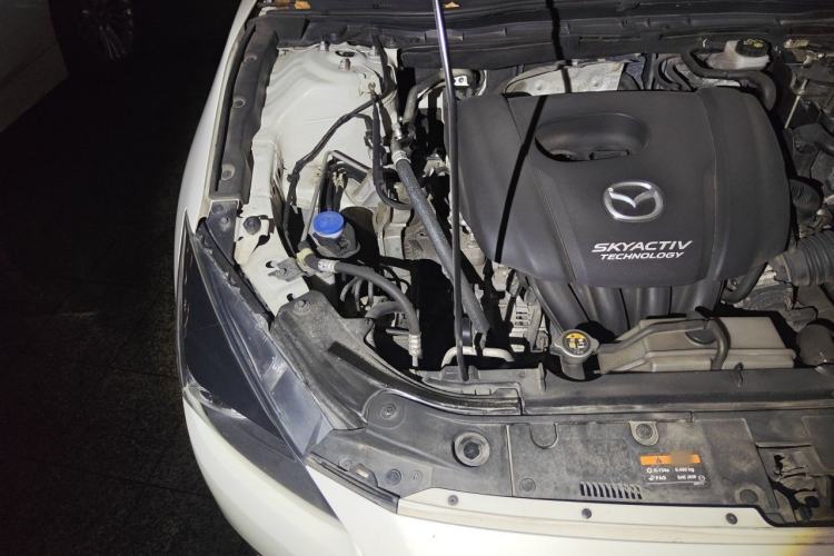 Used Mazda 3 Axela 2017 Sedan 1.5L Automatic Luxury Model Emission Standard China V Engine Bay Right