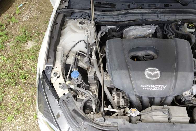 Used Mazda 3 Axela 2017 Sedan 1.5L Automatic Comfort Model Emission Standard China V Engine Bay Right