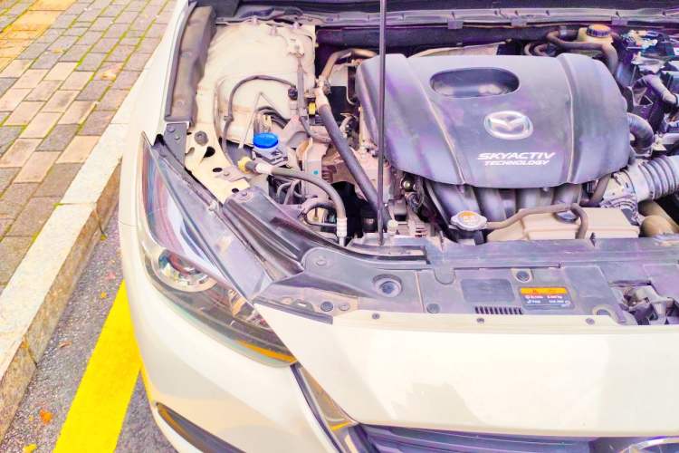 Used Mazda 3 Axela 2017 Sedan 1.5L Automatic Comfort Model China VI Standard Engine Bay Right