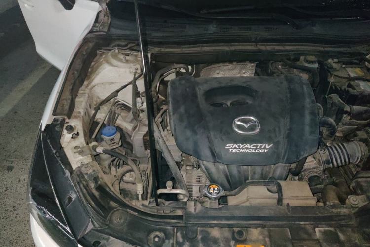 Used Mazda 3 Axela 2017 Sedan 1.5L Manual Luxury Model Emission Standard China V Engine Bay Right