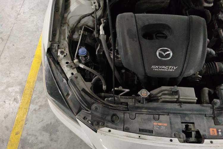 Used Mazda 3 Axela 2017 Sedan 1.5L Automatic Luxury Model Emission Standard China V Engine Bay Right