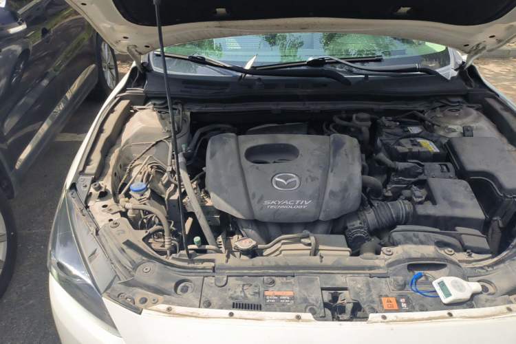 Used Mazda 3 Axela 2017 Sedan 1.5L Automatic Luxury Model Emission Standard China V Engine Bay Right