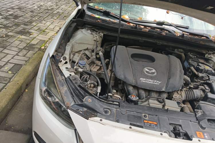 Used Mazda 3 Axela 2017 Sedan 1.5L Automatic Comfort Model China VI Standard Engine Bay Right