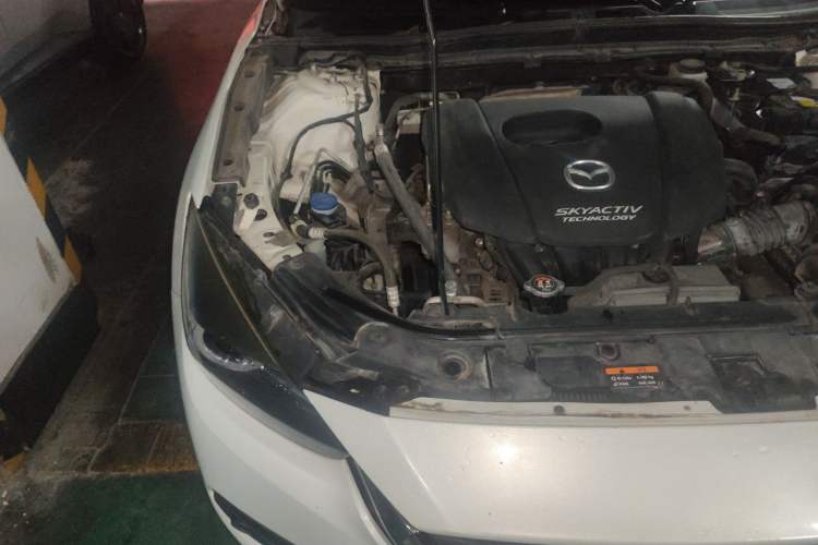 Used Mazda 3 Axela 2017 Sedan 1.5L Automatic Luxury Model Emission Standard China V Engine Bay Right