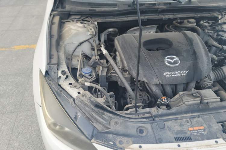 Used Mazda 3 Axela 2017 Sedan 1.5L Automatic Comfort Model Emission Standard China V Engine Bay Right