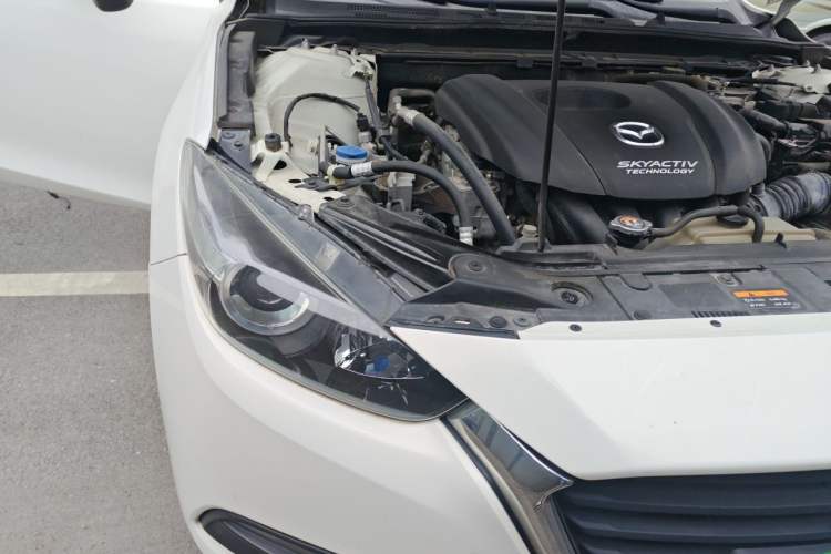 Used Mazda 3 Axela 2017 Sedan 1.5L Automatic Comfort Model Emission Standard China V Engine Bay Right