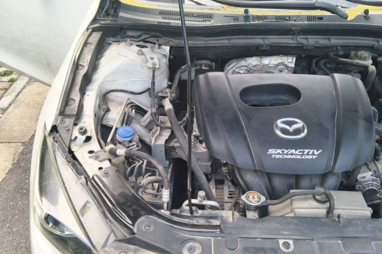 Used Mazda 3 Axela 2017 Sedan 1.5L Automatic Comfort Model Emission Standard China V Engine Bay Right