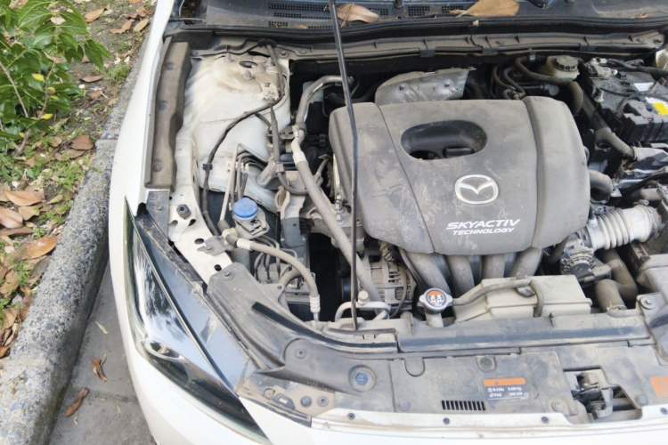 Used Mazda 3 Axela 2017 Sedan 1.5L Automatic Comfort Model Emission Standard China V Engine Bay Right