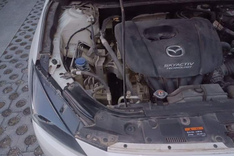 Used Mazda 3 Axela 2017 Sedan 1.5L Automatic Luxury Model Emission Standard China V Engine Bay Right