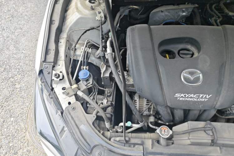 Used Mazda 3 Axela 2017 Sedan 1.5L Automatic Luxury Model Emission Standard China V Engine Bay Right