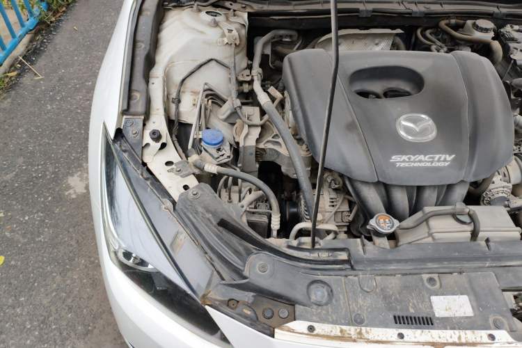 Used Mazda 3 Axela 2017 Sedan 1.5L Automatic Comfort Model Emission Standard China V Engine Bay Right