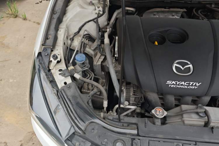 Used Mazda 3 Axela 2017 Sedan 2.0L Automatic Flagship Model China V Standard Engine Bay Right