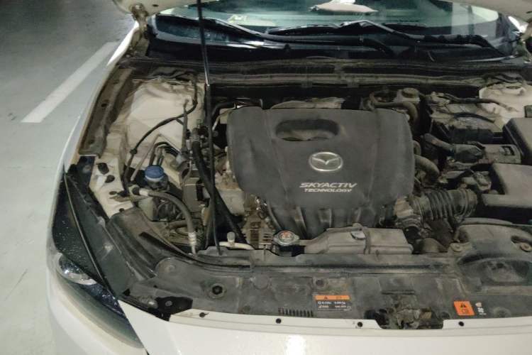 Used Mazda 3 Axela 2017 Sedan 1.5L Automatic Comfort Model Emission Standard China V Engine Bay Right