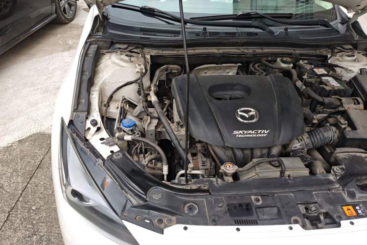 Used Mazda 3 Axela 2017 Sedan 1.5L Automatic Luxury Model Emission Standard China V Engine Bay Right
