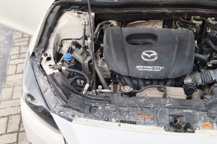 Used Mazda 3 Axela 2017 Sedan 1.5L Automatic Comfort Model China VI Standard Engine Bay Right