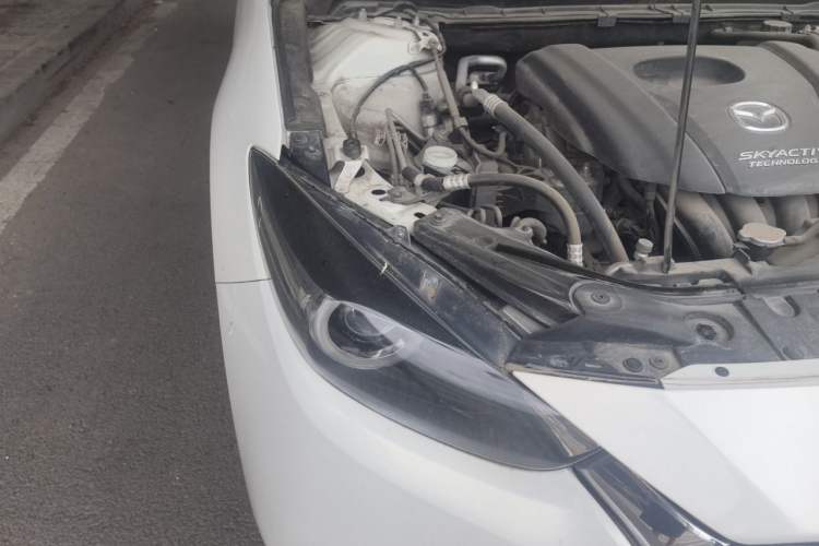Used Mazda 3 Axela 2017 Hatchback 1.5L Automatic Luxury Model Emission Standard China V Engine Bay Right