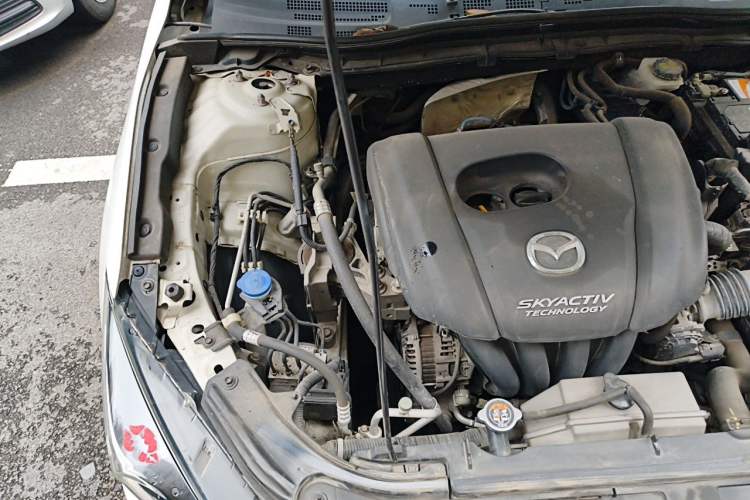 Used Mazda 3 Axela 2017 Sedan 1.5L Automatic Comfort Model Emission Standard China V Engine Bay Right