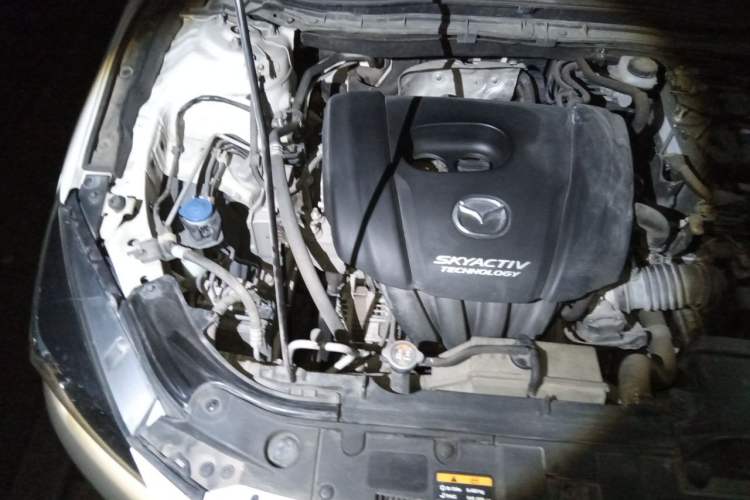 Used Mazda 3 Axela 2017 Sedan 1.5L Automatic Comfort Model China VI Standard Engine Bay Right