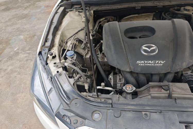 Used Mazda 3 Axela 2017 Sedan 1.5L Automatic Luxury Model Emission Standard China V Engine Bay Right