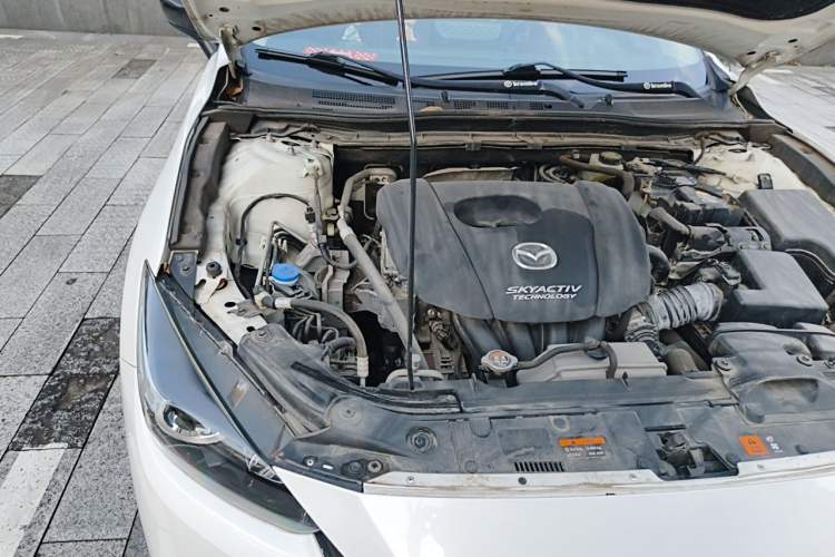 Used Mazda 3 Axela 2017 Sedan 1.5L Automatic Comfort Model Emission Standard China V Engine Bay Right