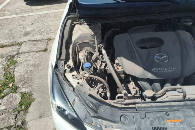 Used Mazda 3 Axela 2017 Sedan 1.5L Automatic Comfort Model Emission Standard China V Engine Bay Right