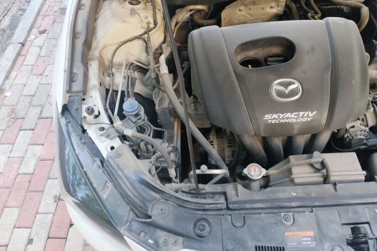 Used Mazda 3 Axela 2017 Sedan 1.5L Automatic Luxury Model Emission Standard China V Engine Bay Right