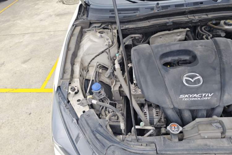 Used Mazda 3 Axela 2017 Sedan 1.5L Automatic Luxury Model Emission Standard China V Engine Bay Right