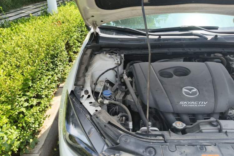 Used Mazda 3 Axela 2017 Hatchback 2.0L Automatic Luxury Model Emission Standard China V Engine Bay Right