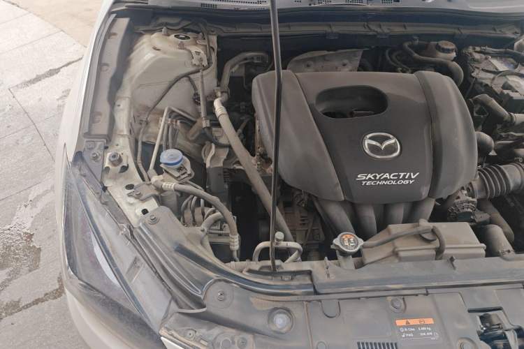 Used Mazda 3 Axela 2017 Sedan 1.5L Automatic Luxury Model Emission Standard China V Engine Bay Right