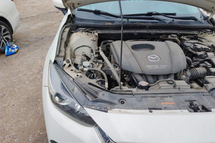Used Mazda 3 Axela 2017 Sedan 1.5L Automatic Comfort Model Emission Standard China V Engine Bay Right